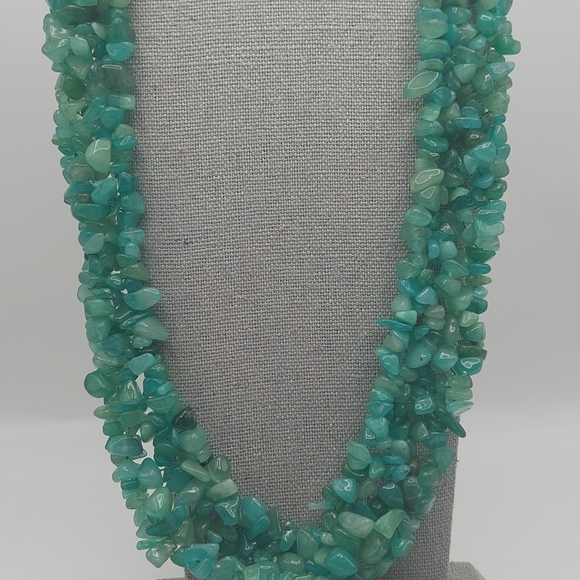 Green/Teal Faux Stone Necklace - Picture 3 of 9